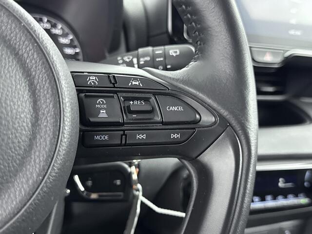 Toyota YARIS 1.5 Hybrid 115 Dynamic | Parkeersensoren V+A | Stuur-Stoelverwarming | Onderweg-naar-dealer
