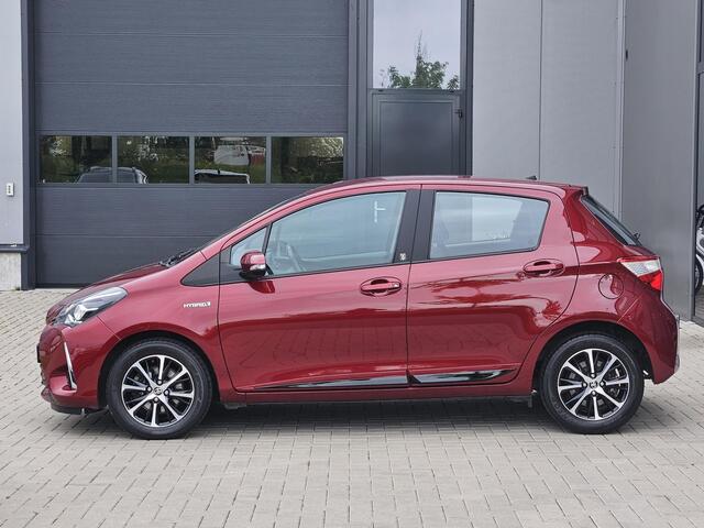 Toyota YARIS 1.5 Hybrid Design Red Navi Camera Stoelvw
