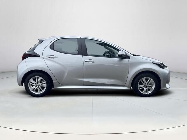 Toyota YARIS 1.5 Hybrid 115 Active | Stoel- + stuurverwarming | Parkeersensoren | Carplay | Licht metalen velgen |