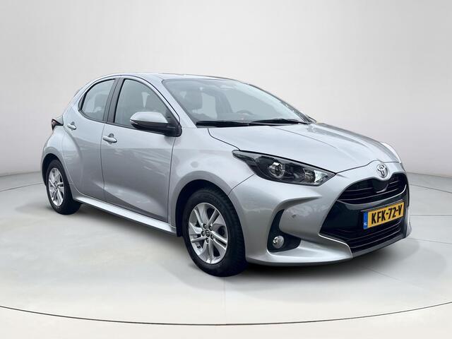Toyota YARIS 1.5 Hybrid 115 Active | Stoel- + stuurverwarming | Parkeersensoren | Carplay | Licht metalen velgen |