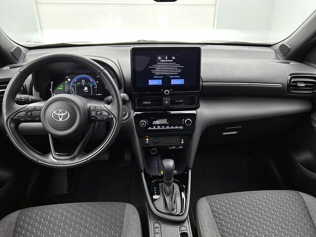 Toyota YARIS Cross 1.5 Hybrid 115 Dynamic Comfort pack | BTW Voertuig | Dodehoek detectie | Stoel+Stuurverwarming | Parkeersensoren voor+achter | draadloze lader telefoon | Cruise Control Adaptive | Climate Control | Apple CarPlay/Android Auto |