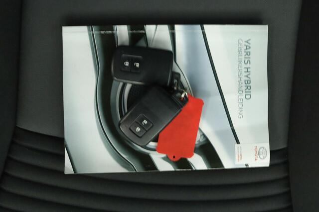 Toyota YARIS 1.5 Hybrid Design Sport | Cruise Control | Airco | Achteruitrijcamera | Lichtmetalen velgen |