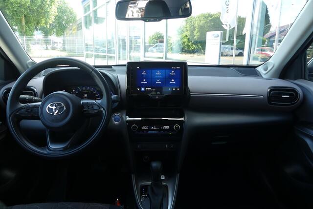 Toyota YARIS Cross 1.5 Hybrid Executive TREKHAAK AFNEEMBAAR (750KG), HUD, STOELVERWARMING, ADAPT. CRUISE, CLIMA, NAVI, CAMERA, PDC V&A, APPLE CARPLAY/ANDROID AUTO, BLIS, KEYLESS, JBL, 11.175KM