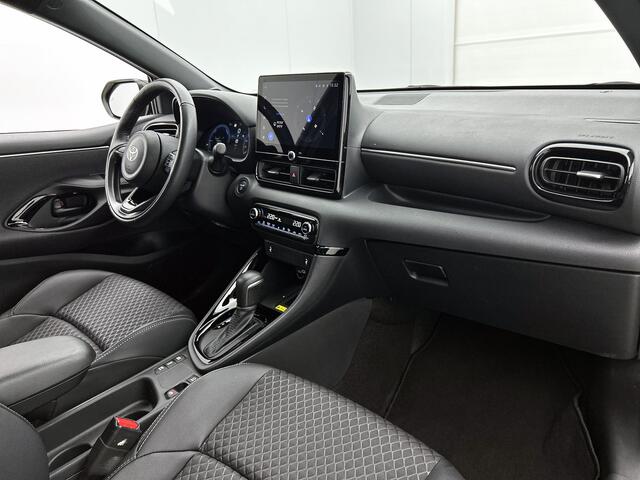 Toyota YARIS 1.5 Hybrid 130 Executive | BTW voertuig | Stoel+stuurverwarming | dodehoek detectie | Parkeersensoren voor+achter | Cruise Control Adaptive | Climate Control | Apple CarPlay/Android Auto |