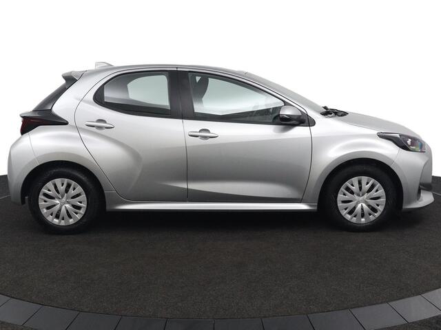 Toyota YARIS 1.5 Hybrid Active Trekhaak | Adaptieve Cruise Control | Climate Control | Lichtsensor | Automaat |