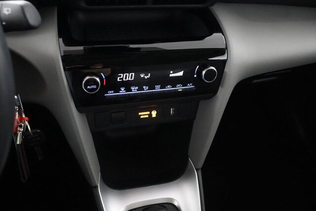 Toyota YARIS Cross 1.5 Hybrid Active | Apple Carplay/Android Auto | Trekhaak | Parkeercamera | Adaptieve Cruise Control |