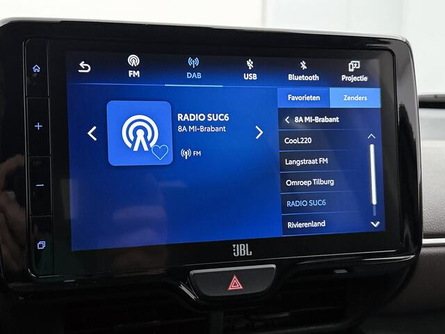 Toyota YARIS Cross 1.5 Hybrid Executive | JBL | Head-Up Display | Dodehoek detectie | Elektrische achterklep | Stoel+stuurverwarming | Trekhaak | Parkeersensoren voor+achter | Apple CarPlay/Android Auto | Cruise control adaptive |