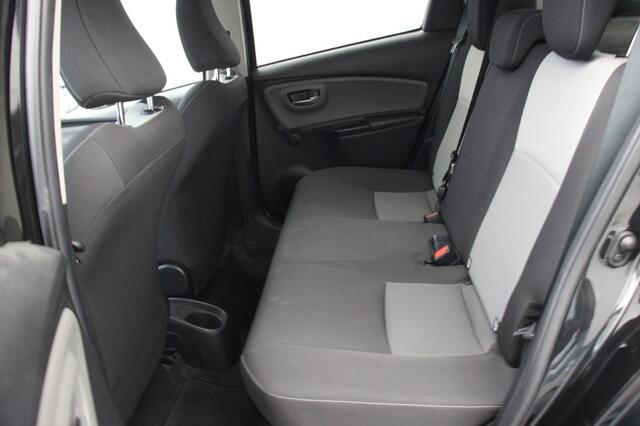 Toyota YARIS 1.5 Hybrid Dynamic - Navi, Camera, Clima