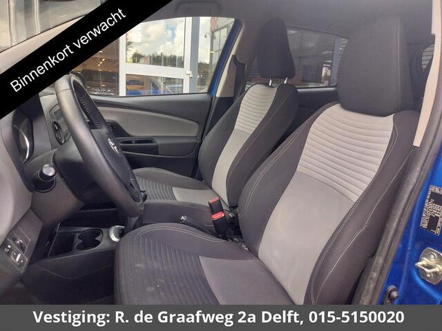 Toyota YARIS 1.0 VVT-i Connect Bi-Tone | Apple Carplay & AndroidAUTO | Camera | Privacy Glass |