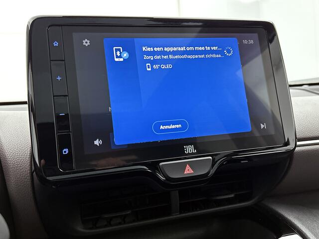 Toyota YARIS Cross 1.5 Hybrid Executive | Panoramadak | JBL | Head-Up Display | Dodehoek detectie | Elektrische achterklep | Parkeersensoren voor+achter |