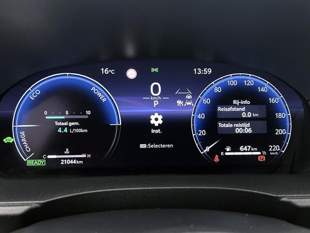 Toyota YARIS 1.5 Hybrid 130 Executive | BTW Voertuig | Stoel+stuurverwarming | Dodehoek detectie | Parkeersensoren voor+achter | Cruise control adaptive | Apple CarPlay/Android Auto | Achteruitrijcamera |