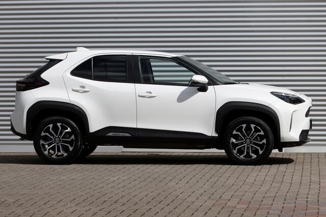 Toyota YARIS Cross 1.5 Hybrid Dynamic / Team-D