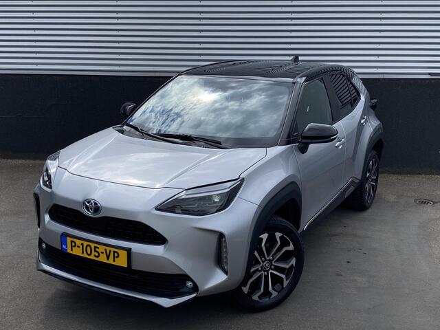 Toyota YARIS Cross 1.5 Hybrid First Edition / bitone / NL auto / unieke km stand! / absolute nieuw staat!