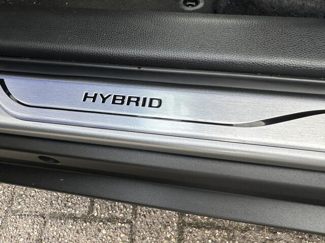 Toyota YARIS Cross 1.5 Hybrid Executive Limited dodehoekdetectie / stoelverwarming / stuurwielverwarming / parkeersensoren voor + achter / Navigatie / Apple Carplay / Android Auto / parkeercamera / 10 jaar Toyota garantie / rijklaarprijs incl. Toyota Pechhulppas