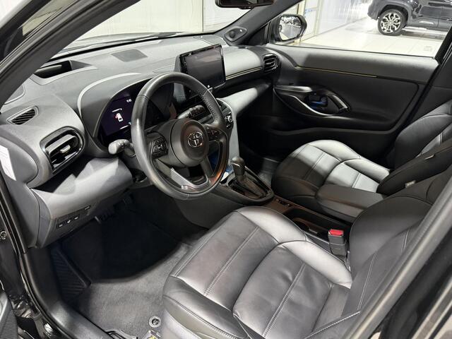 Toyota YARIS Cross 1.5 Hybrid Adventure | Trekhaak | Volledig leer | HUD | Panoramadak | Dealer onderhouden