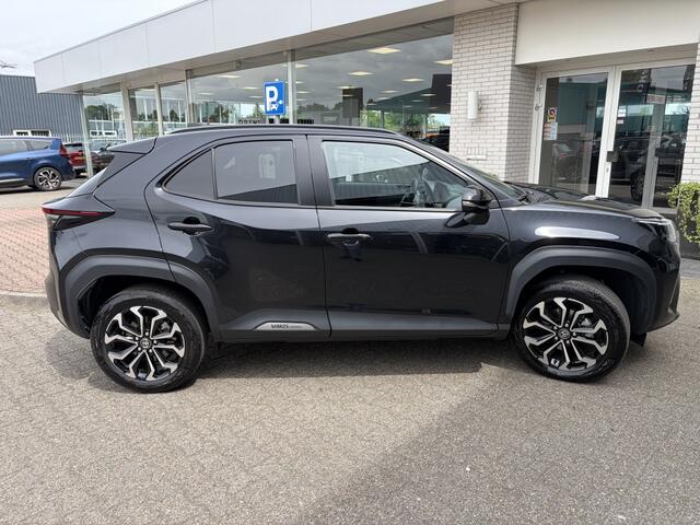 Toyota YARIS Cross 1.5 Hybrid 115 Dynamic | Sensoren v/a | Stuur + Stoelverwarming