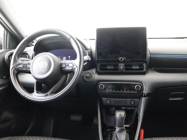 Toyota YARIS 1.5 Hybrid 130 Launch Edition | Dealer onderhouden | JBL | Head-Up Display | Dodehoek detectie | stoel+stuurverwarming | Parkeersensoren voor+achter | Apple CarPlay/Android auto | Cruise Control Adaptive |