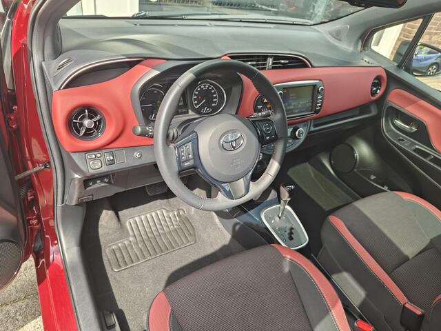 Toyota YARIS Hybrid Style Selection