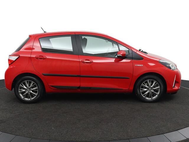 Toyota YARIS 1.5 Hybrid Design Sport | Climate Control | Toyota Safety Sense | Lichtmetalen Velgen | Achteruitrijcamera |
