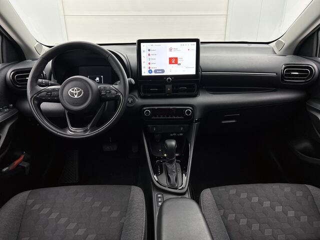 Toyota YARIS 1.5 Hybrid 115 Dynamic Comfort Pack | BTW voertuig | Dodehoek detectie | Stuur+stoelverwarming | Parkeersensoren voor+achter | Apple CarPlay/Android auto | Cruise Control Adaptive | Climate Control |