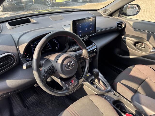 Toyota YARIS Cross 1.5 Hybrid Automaat GR Sport Panoramadak / Trekhaak / Full LED