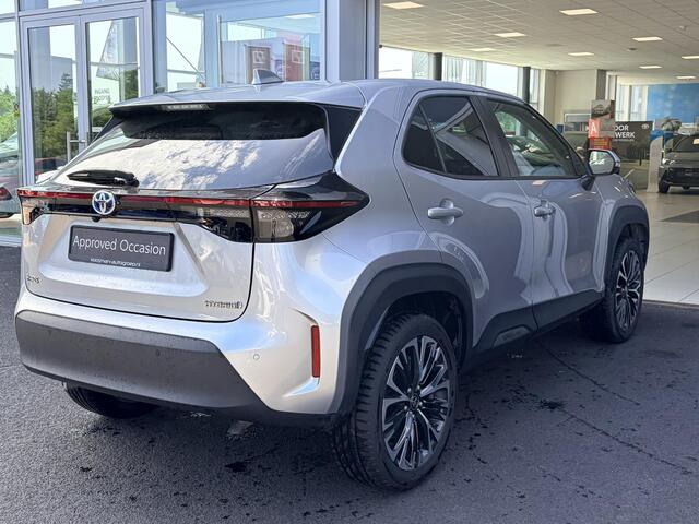 Toyota YARIS Cross 1.5 Hybrid Edition | Panoramadak | Stoelverwarming | Draadloze Telefoonoplader | V+A parkeersensoren| Achteruitrijcamera