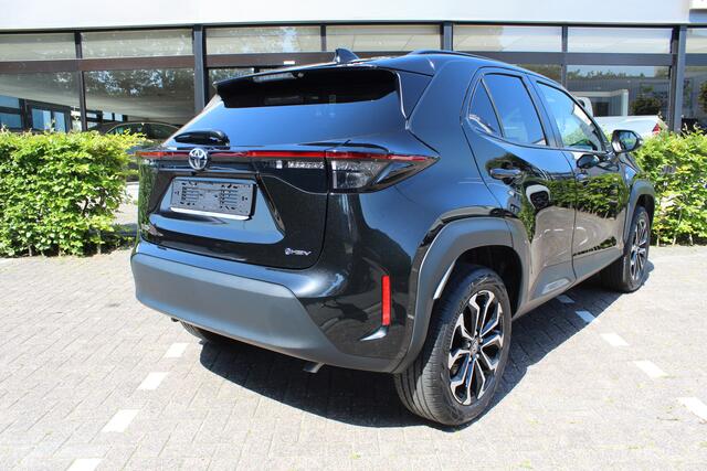 Toyota YARIS Cross 1.5 Hybrid 115 Dynamic Plus | Rijklaar | Apple/Android | Adap Cruise | Stoel-/Stuurverw. | Adap.cruise | Navi | LED | Keyless