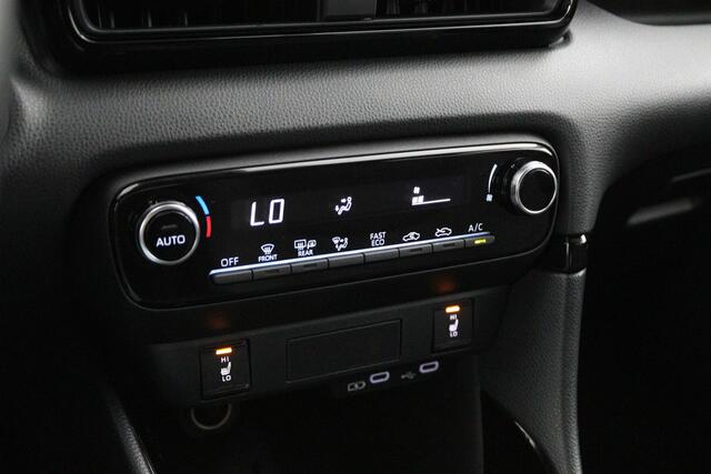 Toyota YARIS 1.5 Hybrid 115 Dynamic | Comfort pack | Parkeersensoren | Stoelverwarming |