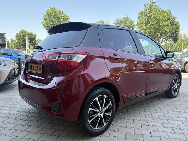 Toyota YARIS 1.5 Hyb. Bi-Tone