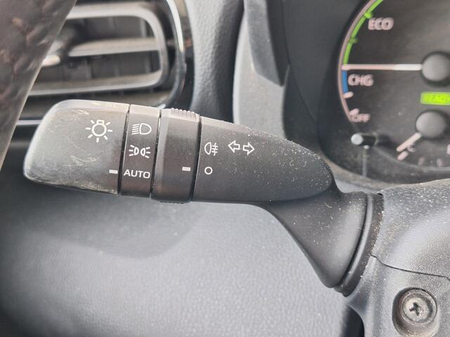 Toyota YARIS 1.5 Hybrid Active met parelmoer metallic