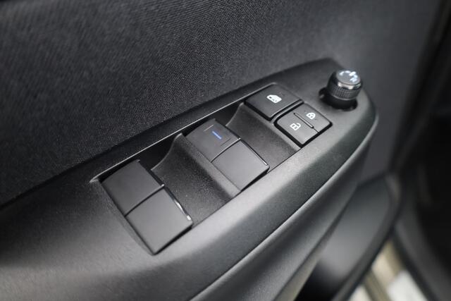 Toyota YARIS 1.5 Hybrid Team D | Apple CarPlay & Android Auto | Achteruitrijcamera | Cruise Control | DAB | Airco | 16"
