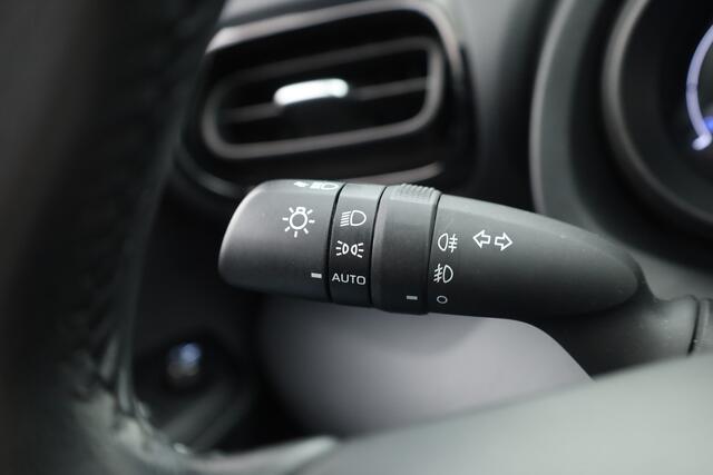 Toyota YARIS 1.5 Hybrid Team D | Apple CarPlay & Android Auto | Achteruitrijcamera | Cruise Control | DAB | Airco | 16"