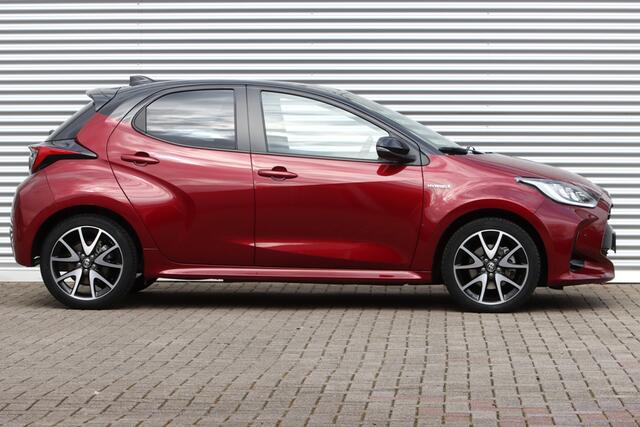 Toyota YARIS 1.5 Hybrid Executive Bi-Tone Head-Up / Navi
