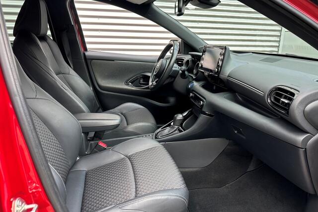 Toyota YARIS 1.5 Hybrid Executive Bi-Tone Head-Up / Navi