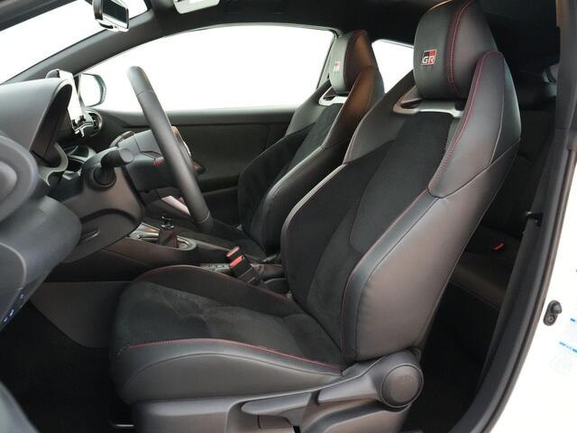 Toyota YARIS GR Performance 1.6 261pk |Adaptive|Camera|Apple Carplay|18" Gesmede LMV|AWD|JBL|CFRP-carbon|Fabrieksgarantie