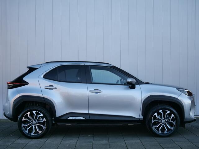 Toyota YARIS Cross 1.5 Hybrid 116pk Business Plus Automaat LED / Adaptive Cruise / Apple Carplay / Navigatie
