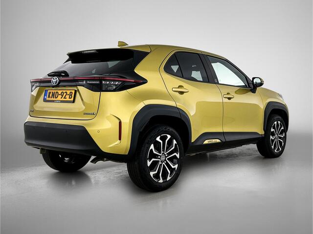 Toyota YARIS Cross 1.5 Hybrid Dynamic | Voorstoelen verwarmd | Parkeersensor voor en achter |