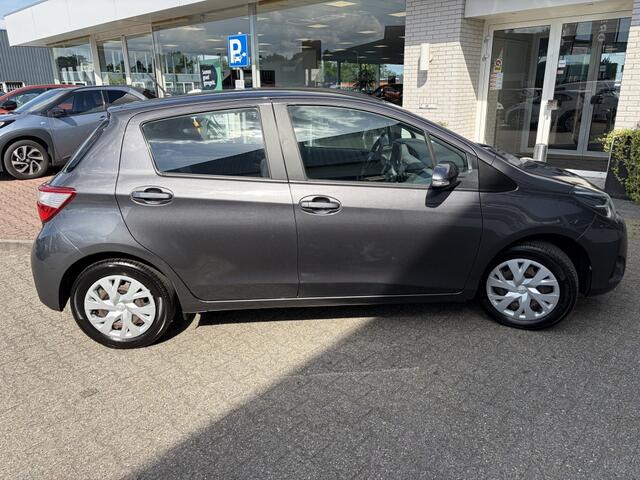 Toyota YARIS 1.5 VVT-i Aspiration | Cruise control | Trekhaak | Dealer onder.