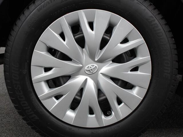 Toyota YARIS Hatchback Climate control Cruise control Camera Navigatie Bluetooth