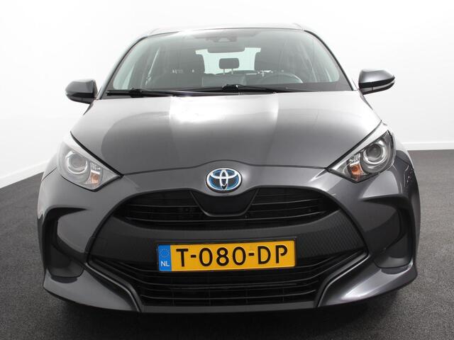 Toyota YARIS Hatchback Climate control Cruise control Camera Navigatie Bluetooth