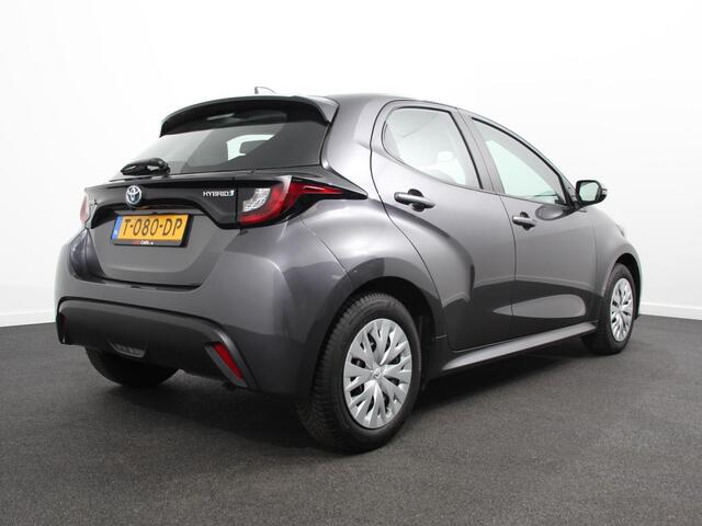 Toyota YARIS Hatchback Climate control Cruise control Camera Navigatie Bluetooth