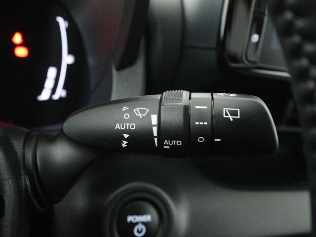 Toyota YARIS 1.5 Hybrid 115 Dynamic