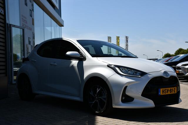 Toyota YARIS 1.5 Hybrid 115 Dynamic Automaat 116pk | Buitenspiegels elektrisch inklapbaar | Parkeersensoren voor & achter | Dodehoek detector |