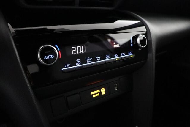 Toyota YARIS Cross 1.5 Hybrid Dynamic | Apple Carplay/Android Auto | Trekhaak | Parkeercamera |