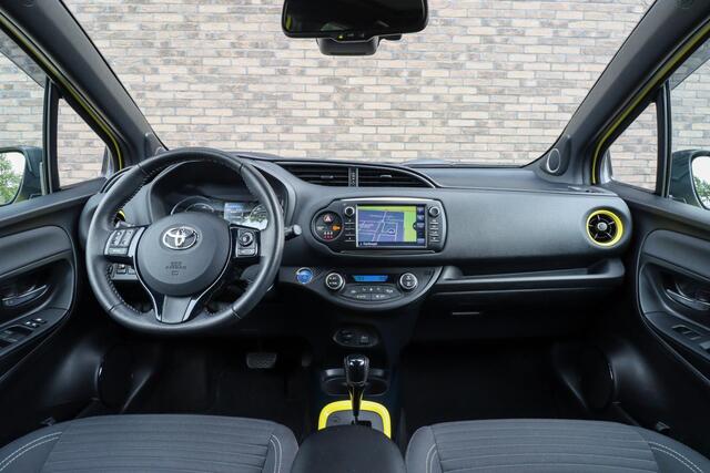 Toyota YARIS 1.5 Hybrid Premium | Panoramadak | Navigatie | Rijklaarprijs - incl.garantie