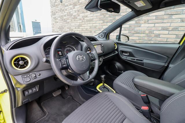 Toyota YARIS 1.5 Hybrid Premium | Panoramadak | Navigatie | Rijklaarprijs - incl.garantie
