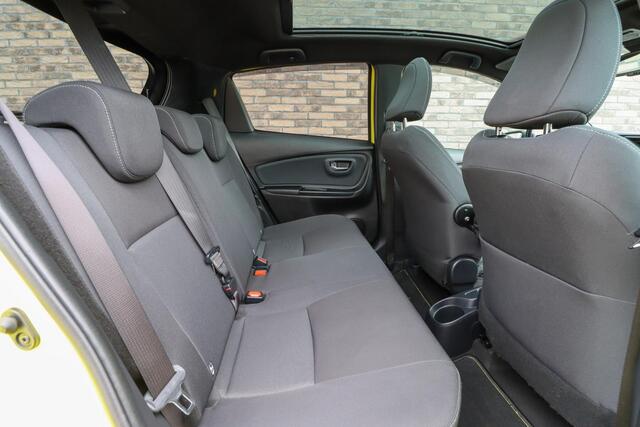 Toyota YARIS 1.5 Hybrid Premium | Panoramadak | Navigatie | Rijklaarprijs - incl.garantie