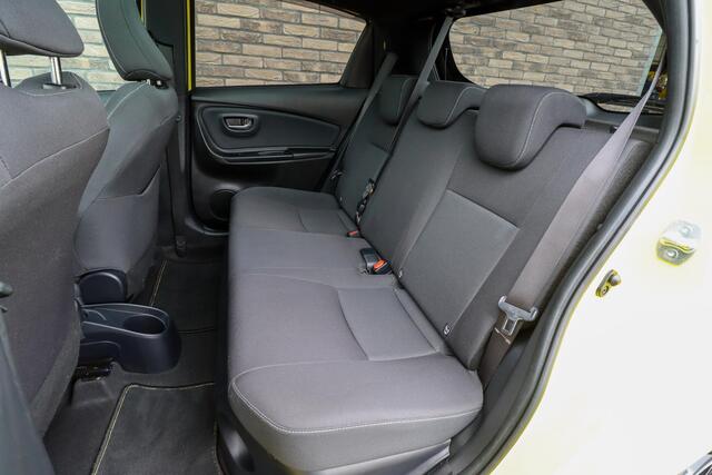 Toyota YARIS 1.5 Hybrid Premium | Panoramadak | Navigatie | Rijklaarprijs - incl.garantie