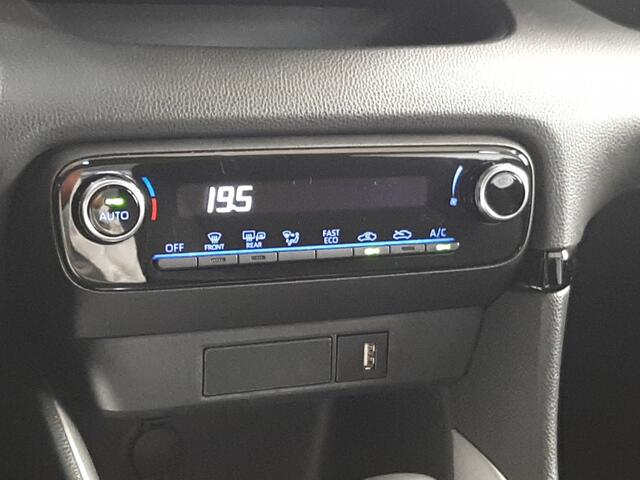 Toyota YARIS 1.5 Hybrid Dynamic | Dealer Onderhouden | Apple CarPlay/Android Auto | Achteruitrijcamera | Velgen | Climate Control | Cruise Control Adaptive |