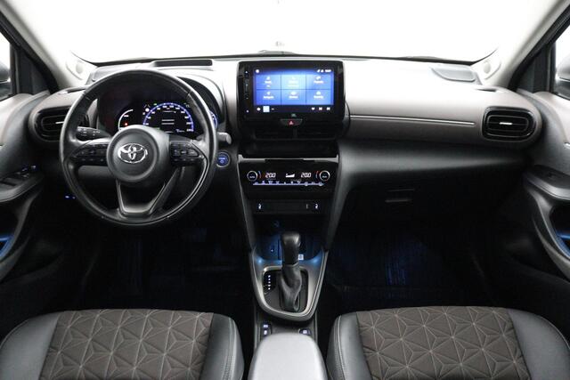 Toyota YARIS Cross 1.5 Hybrid Executive | Navigatie | Trekhaak | Half leder | Stoel / Stuurverwarming |